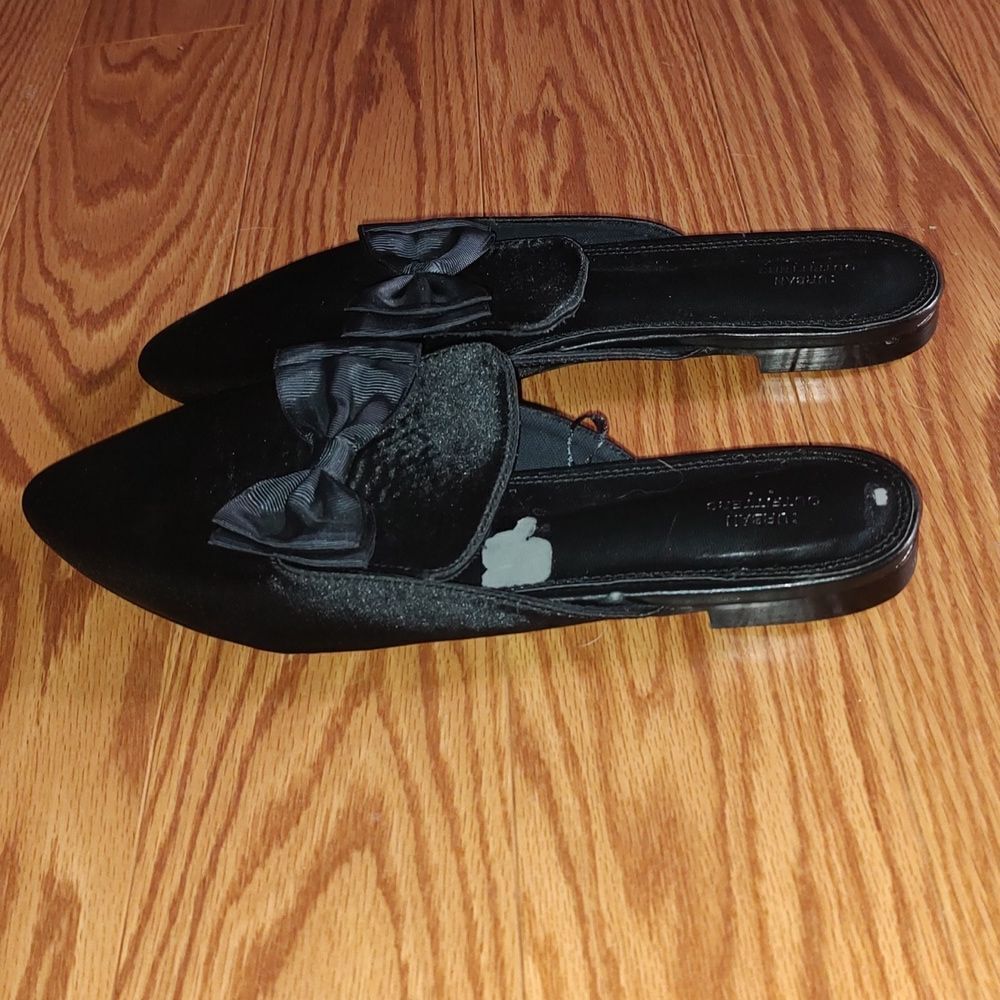 Urban Outfitters Black Satin Bow Mules Shoes Sz 10 - Picture 2 of 6